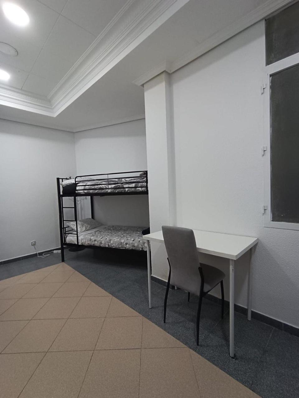 Hotel Parsa Residencial House à Madrid Extérieur photo
