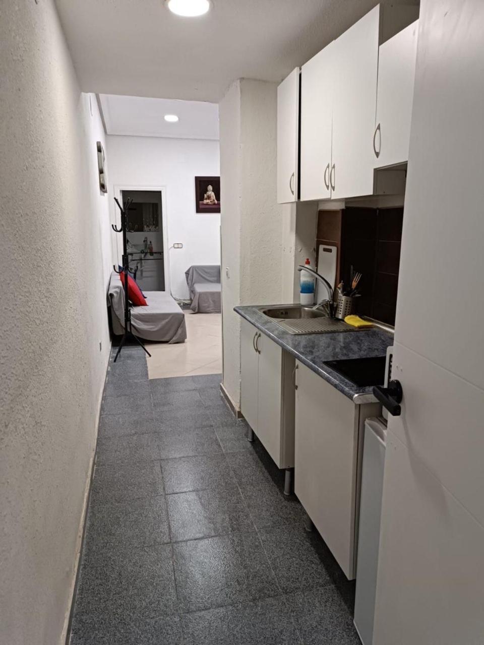 Hotel Parsa Residencial House à Madrid Extérieur photo